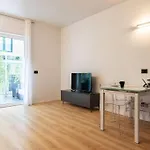 Emotichome 8 E 9 Flexyrent Studio Apartman *
